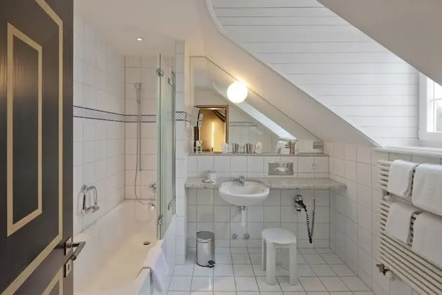 Deluxe Tek Büyük Yataklı Oda, Göl Manzaralı