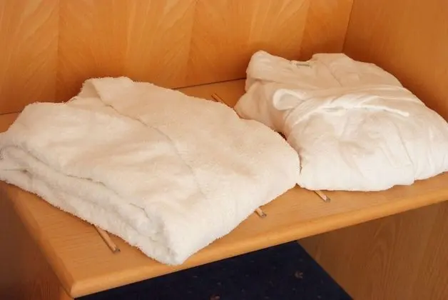 Basic Tek Büyük Yataklı Oda