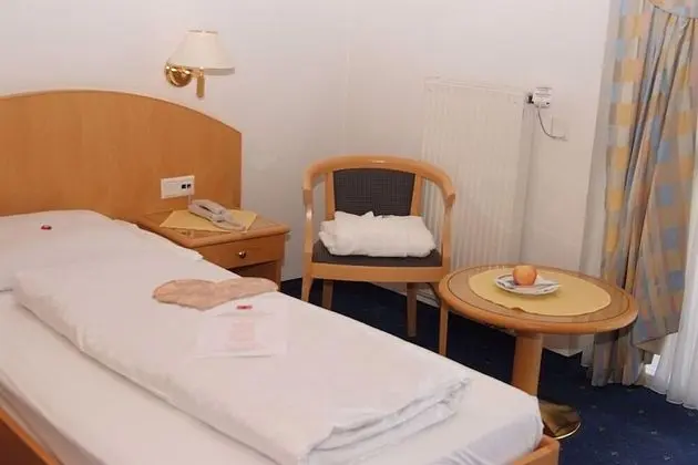 Basic Tek Kişilik Oda, Sigara İçilmez, Göl Manzaralı