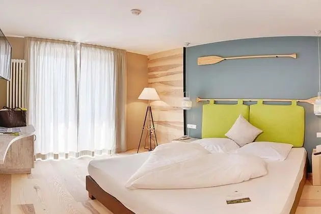 Junior Tek Büyük Yataklı Oda