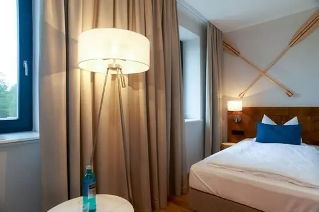 Tek Kişilik Oda, Göl Manzaralı