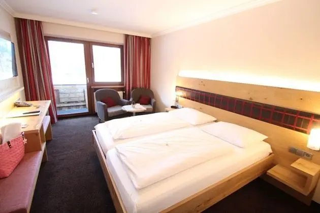 Comfort Tek Büyük Yataklı Oda, Göl Manzaralı