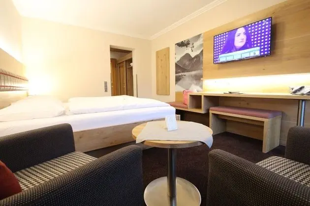 Comfort Tek Büyük Yataklı Oda, Göl Manzaralı