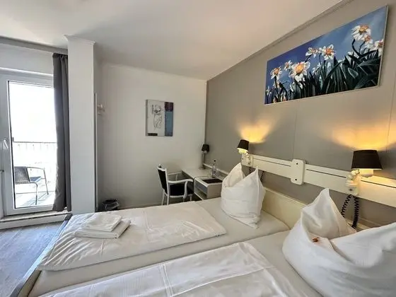 Deluxe Tek Büyük Yataklı Oda (Lake View)