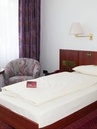 Büyük Yataklı Tek Kişilik Oda, Göl Manzaralı