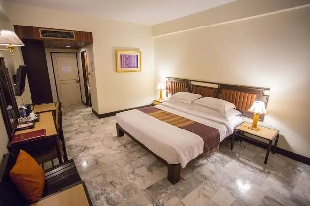 Deluxe Tek Büyük Yataklı Oda