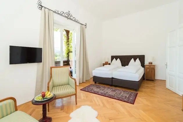 Panoramic Tek Büyük Yataklı Oda, Balkon, Göl Manzaralı (DZ Villa)