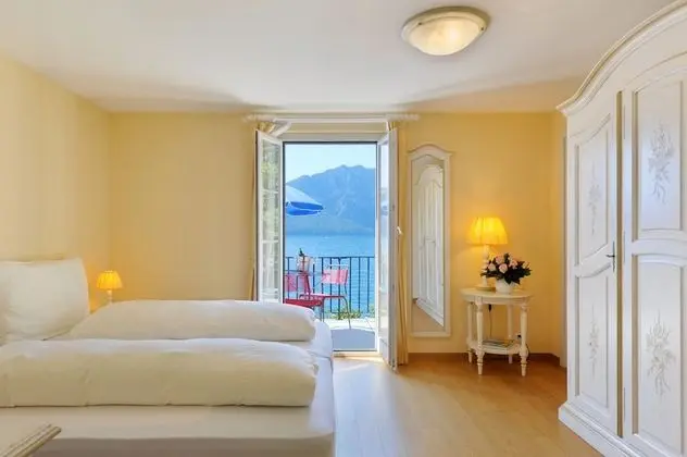 Tek Büyük Yataklı Oda, Balkon, Göl Manzaralı