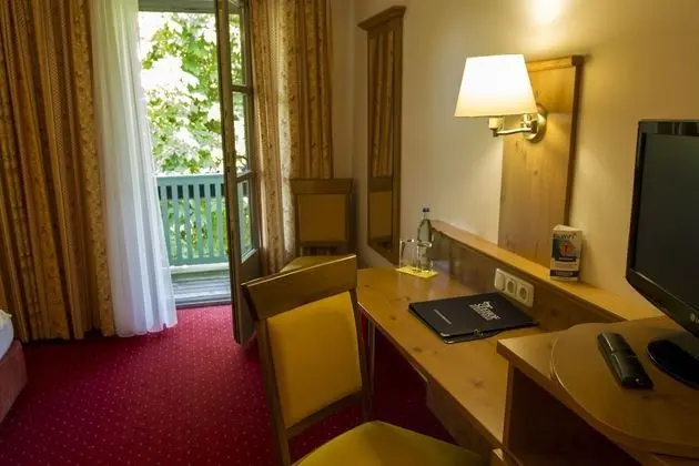 Tek Büyük Yataklı Oda, Göl Manzaralı