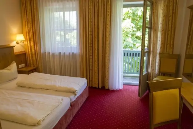 Tek Büyük Yataklı Oda, Göl Manzaralı