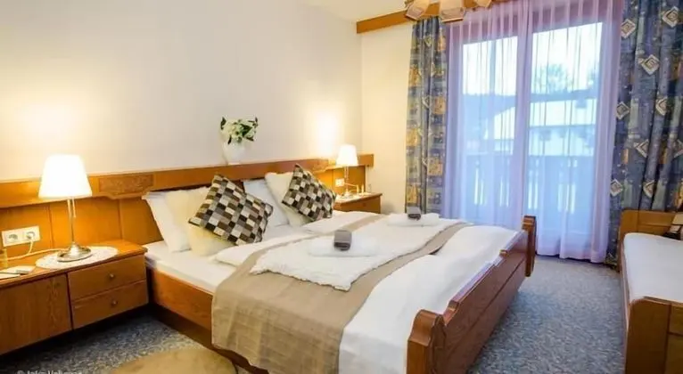 Tek Büyük Yataklı Oda, Birden Çok Yatak, Balkon