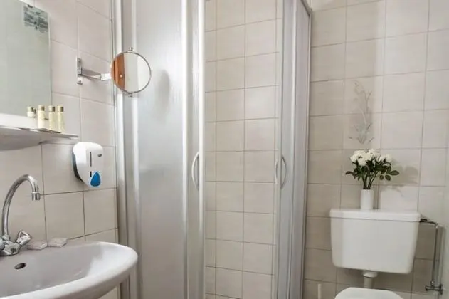 Tek Büyük Yataklı Oda, Birden Çok Yatak, Balkon