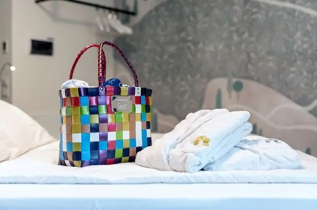 Oda, Göl Manzaralı (Garda Room)