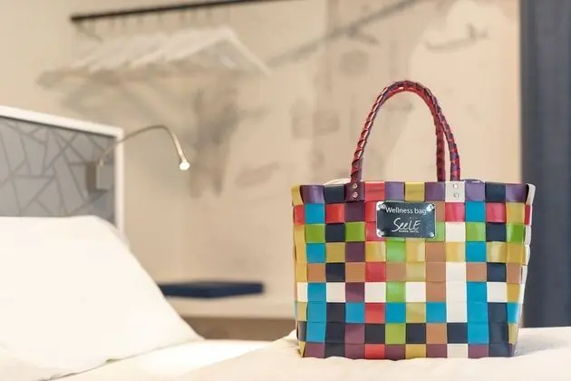 Oda, Göl Manzaralı (Garda Room)