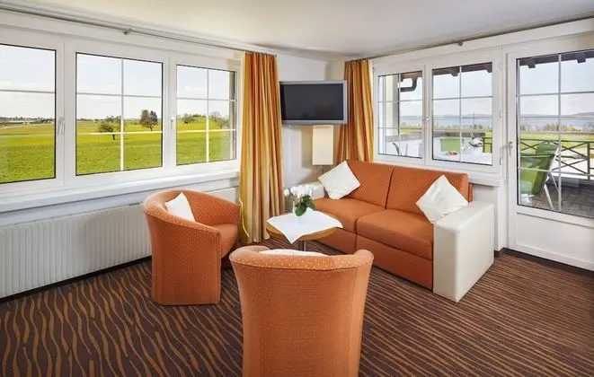 Deluxe Tek Büyük Yataklı Oda, Göl Manzaralı