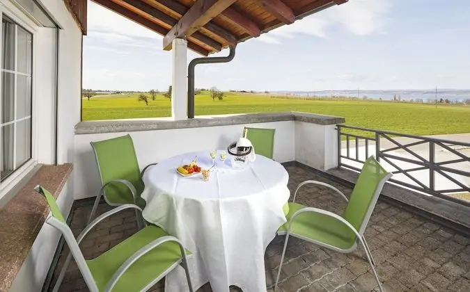 Deluxe Tek Büyük Yataklı Oda, Göl Manzaralı