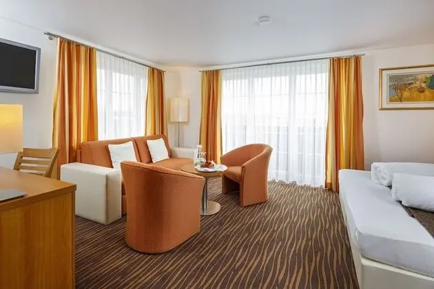 Deluxe Tek Büyük Yataklı Oda (Land View)