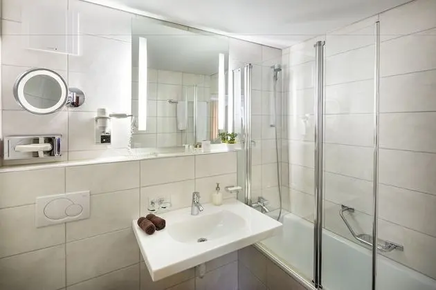 Deluxe Tek Büyük Yataklı Oda (Land View)