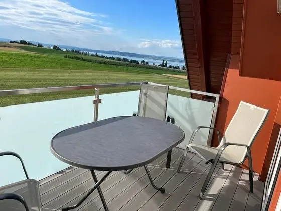 Exclusive apartment with lake view