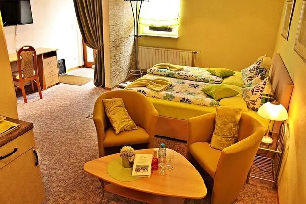 Basic Tek Büyük veya İki Ayrı Yataklı Oda