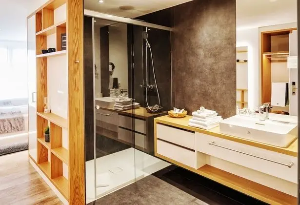 Comfort Tek Büyük Yataklı Oda, Balkon, Göl Manzaralı