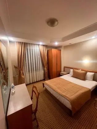 Tek Kişilik, Şehir Manzaralı