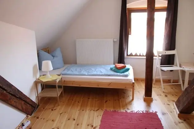 Basic Tek Büyük veya İki Ayrı Yataklı Oda