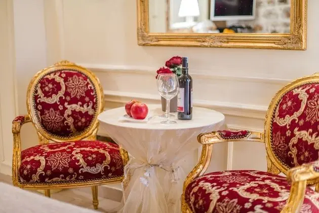 Romantic Oda, 1 Büyük (Queen) Boy Yatak