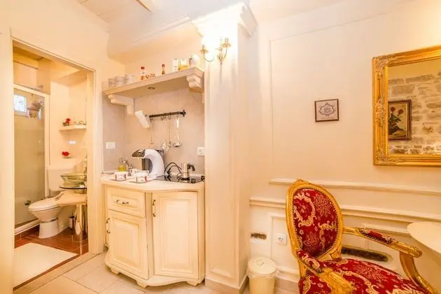 Romantic Oda, 1 Büyük (Queen) Boy Yatak