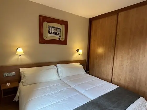 Tek Büyük Yataklı Oda (Access indoor pool)