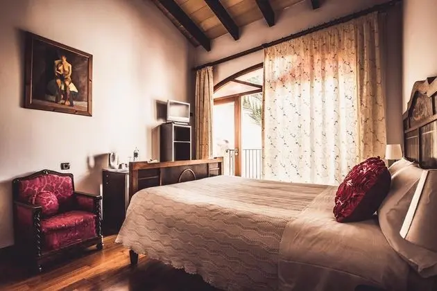 1 Çift Kişilik Veya 2 Tek Kişilik Yatak Deluxe