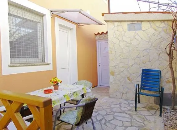 Apart Daire, Zemin Kat