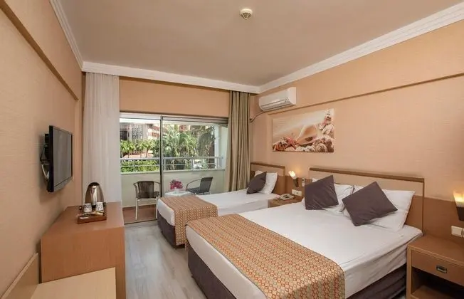 https://images.etstur.com/files/images/hotelImages/TR/215856/l/Seher-Kumkoy-Star-Resort-Oda-329017.jpg
