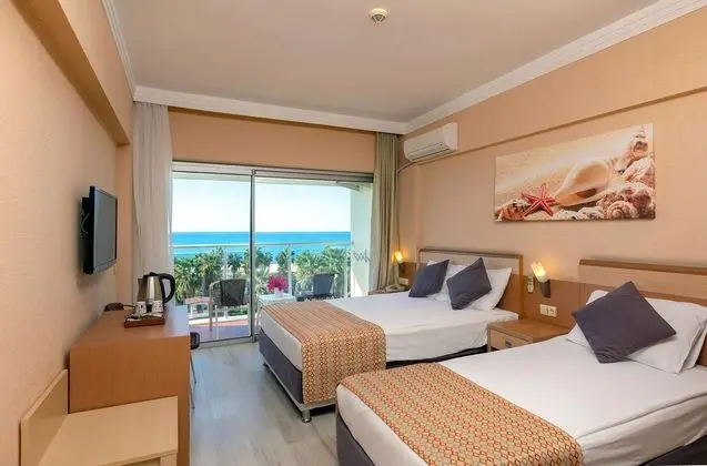 https://images.etstur.com/files/images/hotelImages/TR/215856/l/Seher-Kumkoy-Star-Resort-Oda-329018.jpg