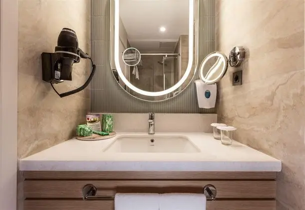 https://images.etstur.com/imgproxy/resize/2560x1440/files/images/hotelImages/etsrooms/516790/Seher_Side_Quality_Resort___Spa_20250805151540_11.jpg