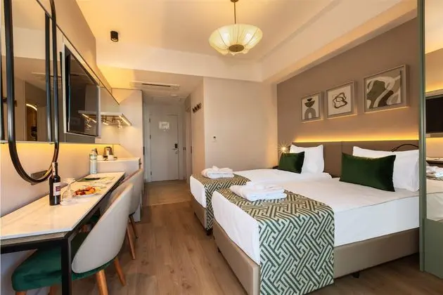 https://images.etstur.com/imgproxy/resize/2560x1440/files/images/hotelImages/etsrooms/516790/Seher_Side_Quality_Resort___Spa_20250805151540_8.jpg