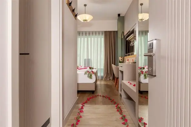 https://images.etstur.com/imgproxy/resize/2560x1440/files/images/hotelImages/etsrooms/516790/Seher_Side_Quality_Resort___Spa_20250805151644_48.jpg