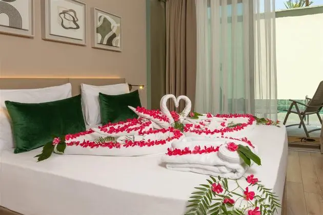 https://images.etstur.com/imgproxy/resize/2560x1440/files/images/hotelImages/etsrooms/516790/Seher_Side_Quality_Resort___Spa_20250805151644_49.jpg