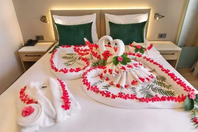 https://images.etstur.com/imgproxy/resize/2560x1440/files/images/hotelImages/etsrooms/516790/Seher_Side_Quality_Resort___Spa_20250805151644_50.jpg