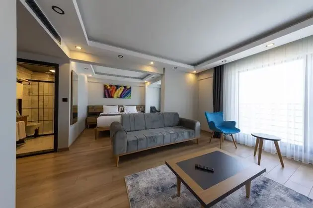 Deniz Manzaralı Junior Suite Oda