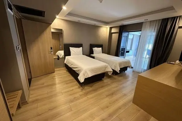 Teras Suite Oda Bahce Manzaralı
