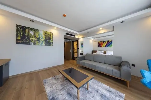 Deniz Manzaralı Junior Suite Oda