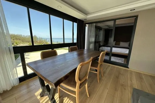 Teras Suite Oda Bahce Manzaralı