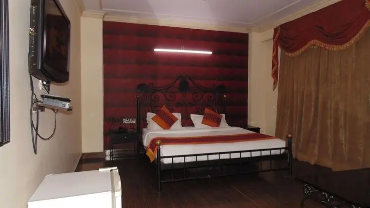 Basic Tek Büyük Yataklı Oda