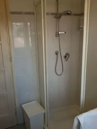Standard Tek Büyük Yataklı Oda, Ortak Banyo