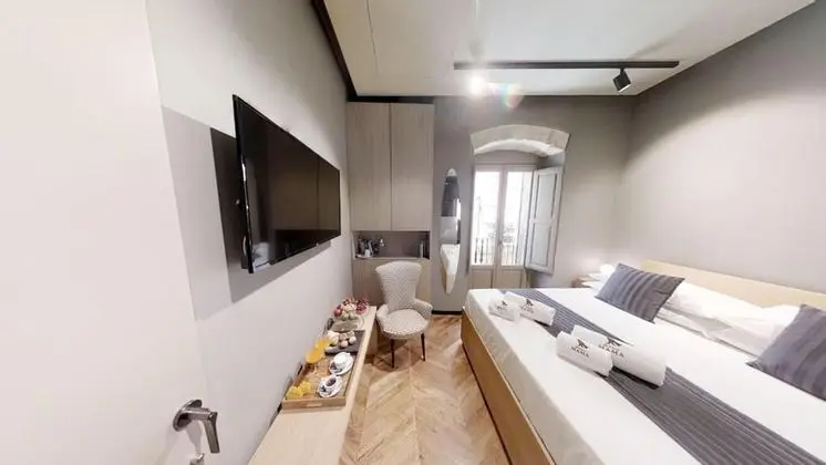 Design Tek Büyük Yataklı Oda, 1 Büyük (Queen) Boy Yatak, Özel Banyo, Kule