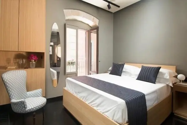 Design Tek Büyük Yataklı Oda, 1 Büyük (Queen) Boy Yatak, Özel Banyo, Kule