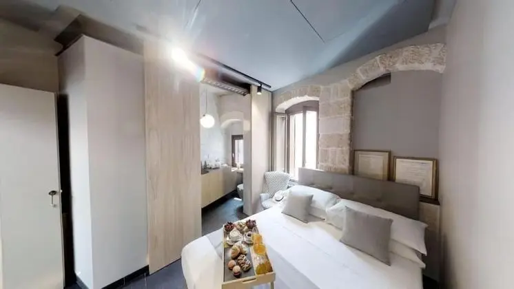 Design Tek Büyük Yataklı Oda, 1 Büyük (Queen) Boy Yatak, Özel Banyo, Kule