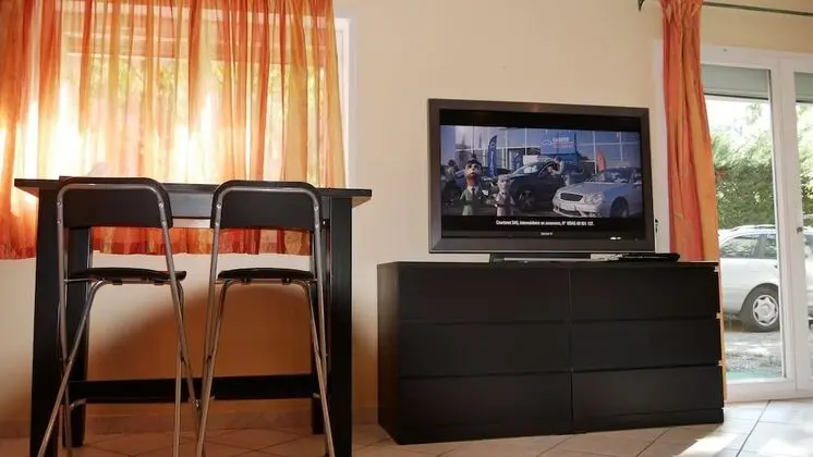 City Tek Büyük Yataklı Oda
