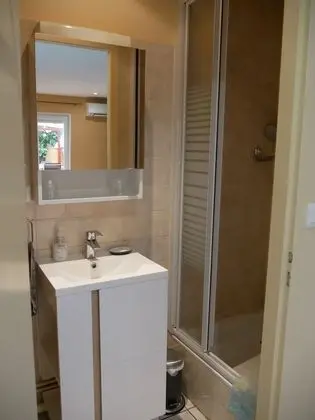 City Tek Büyük Yataklı Oda